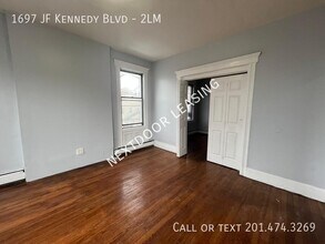1697 John F. Kennedy Blvd in Jersey City, NJ - Building Photo - Building Photo