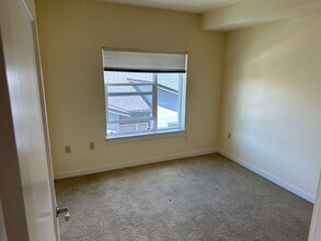 1026 NE 65th St in Seattle, WA - Building Photo - Building Photo
