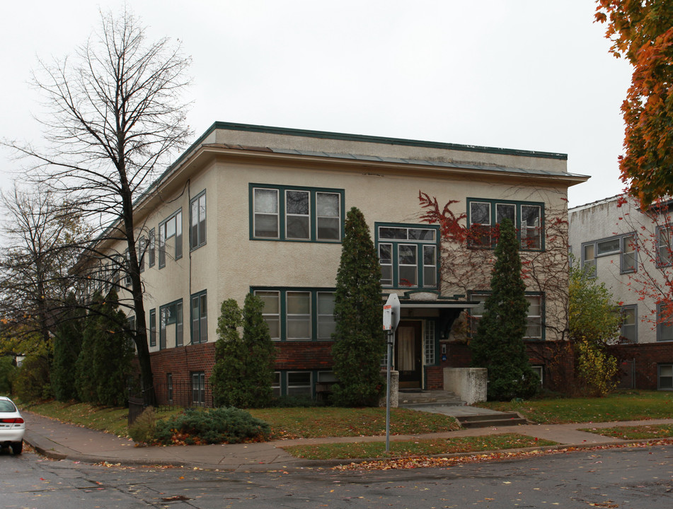 3801 Garfield Ave S in Minneapolis, MN - Foto de edificio