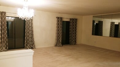 6903 Jones View Dr, Unit #2B in Baltimore, MD - Building Photo - Building Photo