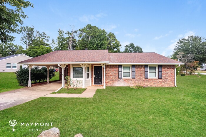 8 Silverwood Dr in Newnan, GA - Building Photo