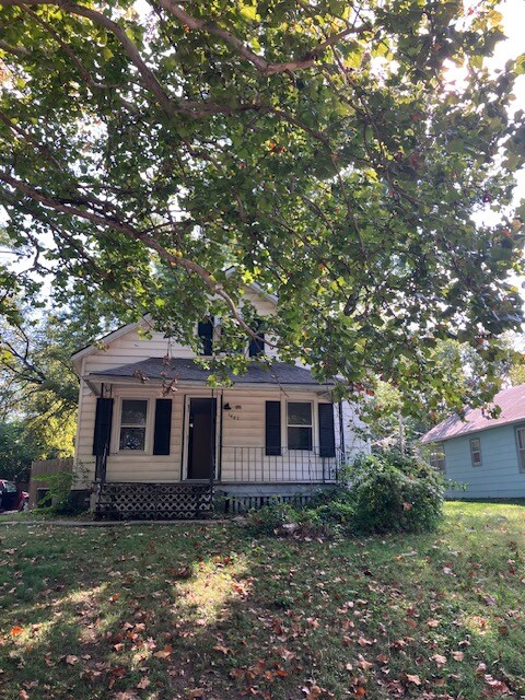 1407 SE Morrison St in Topeka, KS - Foto de edificio