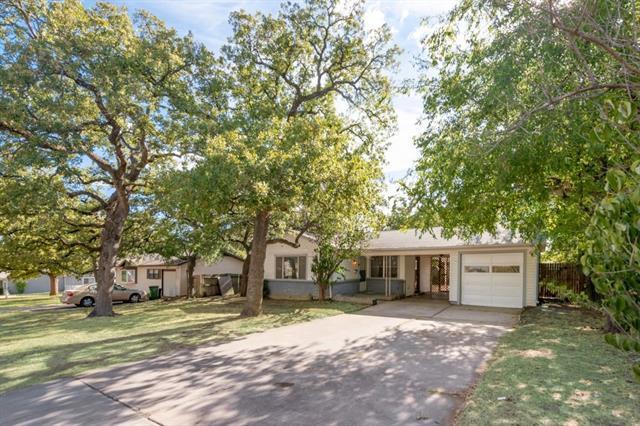 777 Shady Ln in Hurst, TX - Foto de edificio - Building Photo