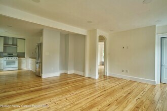 35 Mill Hill Rd in Woodstock, NY - Building Photo - Building Photo