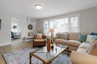 816 Wisconsin St in Lake Geneva, WI - Building Photo - Building Photo