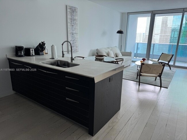 200 Biscayne Blvd Way, Unit 3711 in Miami, FL - Building Photo - Building Photo