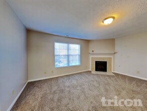 7748 Mikayla Ct in Indianapolis, IN - Foto de edificio - Building Photo