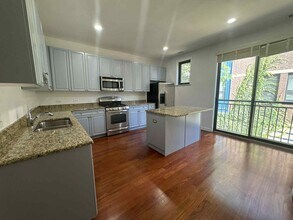 1153 N Cambridge Ave in Chicago, IL - Building Photo - Building Photo