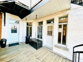 4848 Rue Sainte-Catherine E in Montréal, QC - Building Photo - Building Photo