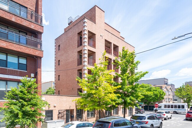 545-547 Maple St- Two 3 Family Homes in Brooklyn, NY - Building Photo - Building Photo