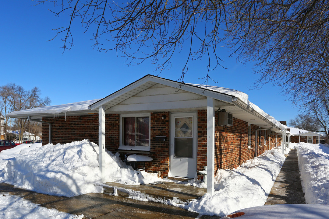 611 Main St in Antioch, IL - Building Photo