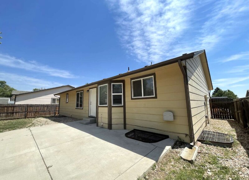 43410 Excursion Dr in Colorado Springs, CO - Building Photo
