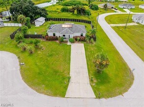 9012 S Indio Ct in La Belle, FL - Building Photo - Building Photo