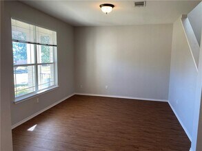115 Pedernales Dr in Kyle, TX - Building Photo - Building Photo