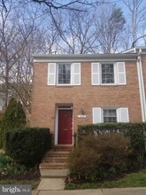 7625 Tiverton Dr in West Springfield, VA - Building Photo - Building Photo