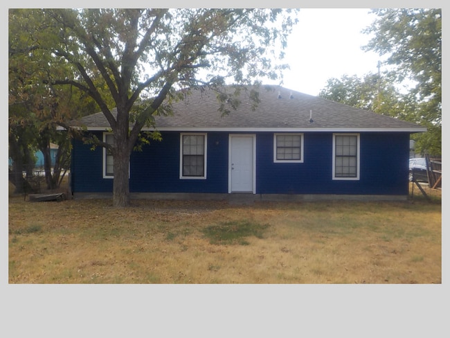 106 Pecos St in Terrell, TX - Building Photo - Building Photo