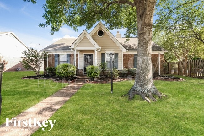 property at 8491 Highland Glen Cir N