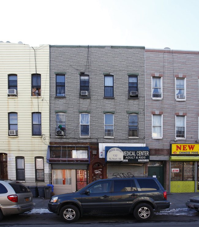 132 Wilson Ave in Brooklyn, NY - Foto de edificio - Building Photo