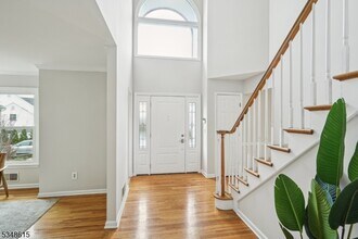 12 Baumgartner Ct in Madison, NJ - Building Photo - Building Photo