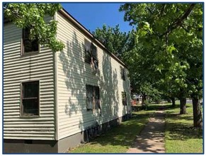 Maple Leaf Apartments in Bartlesville, OK - Foto de edificio - Building Photo