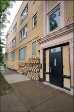 1200 S Kedvale Ave, Unit 105 in Chicago, IL - Building Photo - Building Photo