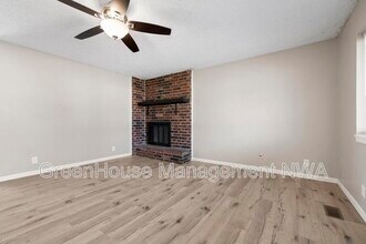 1306 W Bonnie Ln in Rogers, AR - Foto de edificio - Building Photo