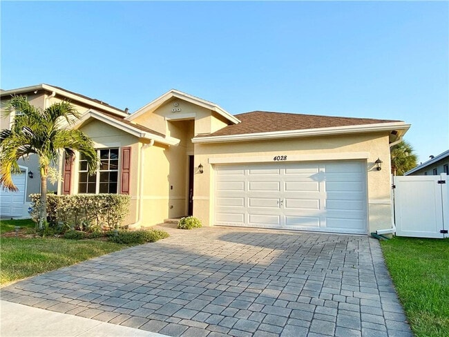 property at 4028 Tomoka Dr