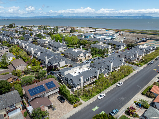 Marina Green in Foster City, CA - Foto de edificio - Building Photo