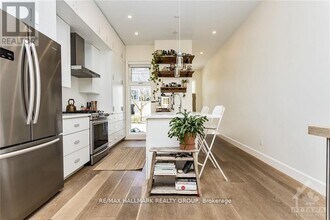 103B Stirling Ave in Ottawa, ON - Building Photo - Building Photo