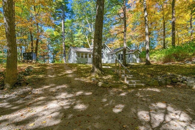 107 Meads Farm Rd in Stormville, NY - Building Photo - Building Photo