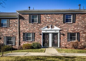 1107 Windsor Dr N in Framingham, MA - Building Photo