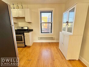 3825 N Greenview Ave, Unit 1C in Chicago, IL - Building Photo - Building Photo