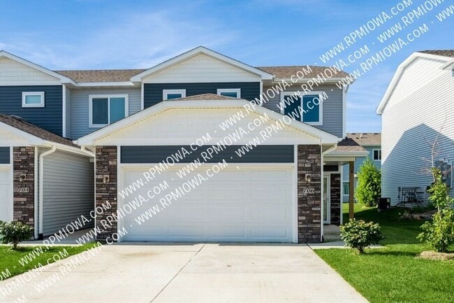 property at 706 Umbra Pl