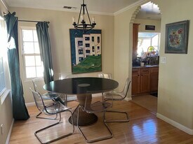 520 N Myers St in Burbank, CA - Building Photo