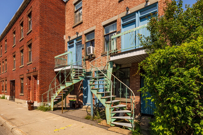 1837-1847 St-Thimothée Rue in Montréal, QC - Building Photo - Building Photo