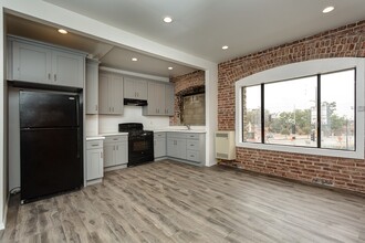 2195 Whittier - Residential in Los Angeles, CA - Building Photo - Interior Photo