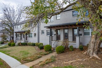 2901 Blair Blvd in Nashville, TN - Foto de edificio - Building Photo