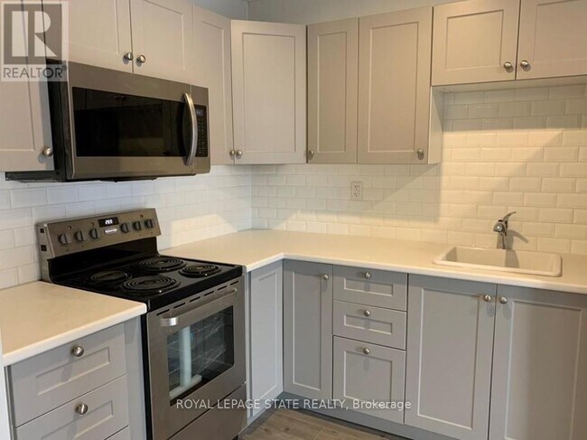 154-154 James St S in Hamilton, ON - Building Photo - Building Photo