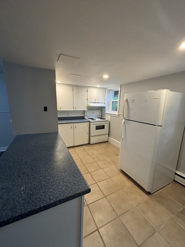 59 Hillside Ave in Wolfville, NS - Building Photo - Building Photo