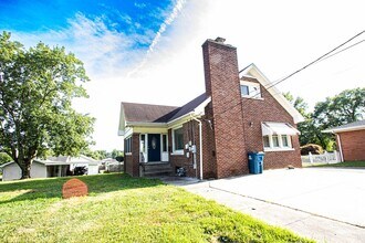 4004 Upper Mt Vernon Rd in Evansville, IN - Building Photo - Building Photo