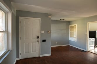 3668-3674 Karwin Dr in Dayton, OH - Building Photo - Building Photo