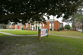 Magnolia Square Apartments in Valdosta, GA - Building Photo - Building Photo