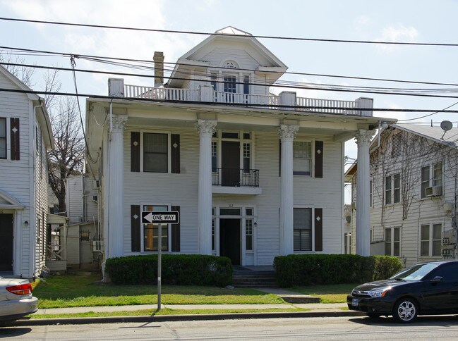 512 E Quincy St in San Antonio, TX - Building Photo - Building Photo