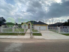 2207 Paseo Encantado in Mission, TX - Building Photo - Building Photo