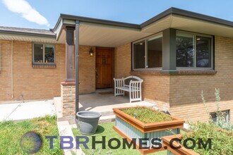 8635 W Tennessee Pl in Lakewood, CO - Building Photo - Building Photo