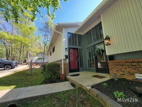 70 Briarview Cir in Greenville, SC - Foto de edificio - Building Photo