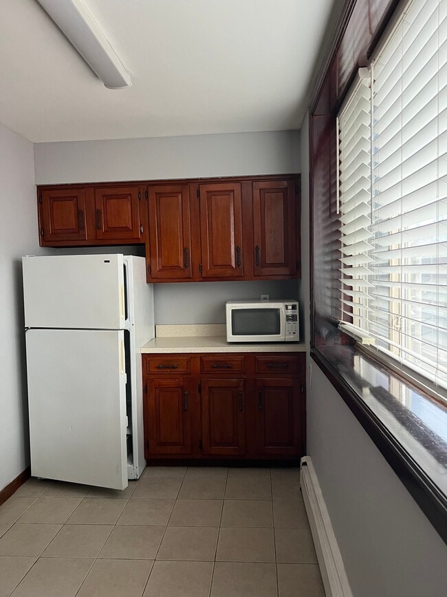 1077 E Jersey St, Unit 5 in Elizabeth, NJ - Building Photo - Building Photo