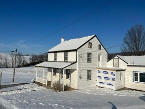 1943 Smoketown School Rd in East Earl, PA - Building Photo - Building Photo