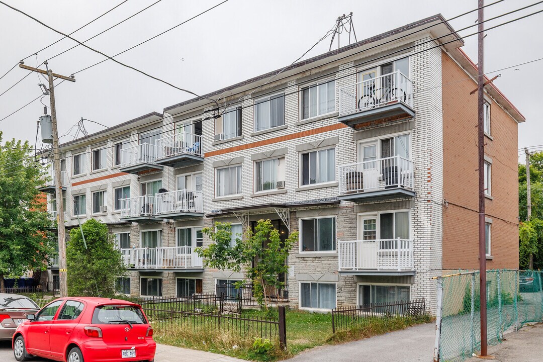 620 81E Av in Laval, QC - Building Photo