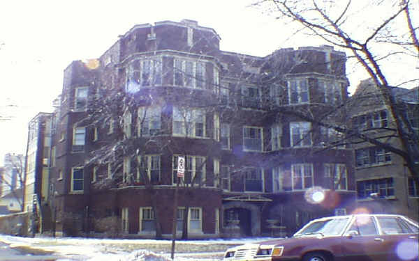 1325 W Greenleaf Ave in Chicago, IL - Foto de edificio